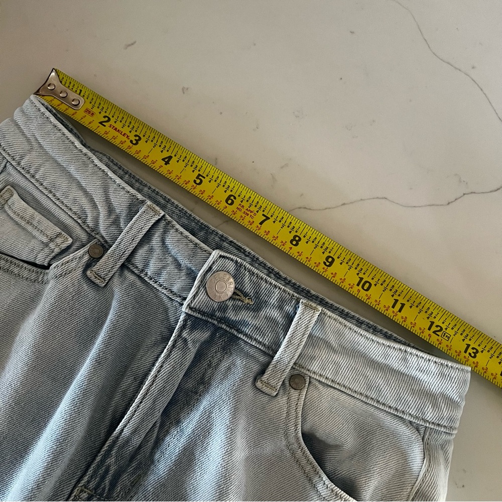 High Rise Light Blue Jeans - Picture 4 of 6